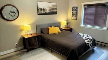 2 bedrooms, internet, bed sheets