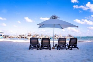 غرفة - غرفة نوم واحدة - بشرفة - بمنظر للمحيط | شاطئ