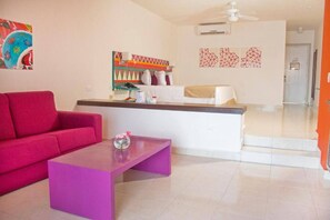 غرفة - غرفة نوم واحدة - بشرفة - بمنظر للمحيط | المنشأة من الداخل