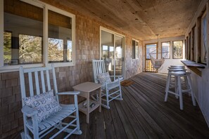 Terrace/patio - Buxton Beach House: Screened Porch with Bar, Outdoor Shower, & King Suite (Buxton)