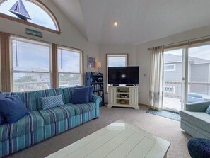 TV - Daisy Duck - 5 BR Semi-Oceanfront Home in Schooner Ridge, Duck (Duck)