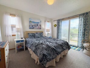 Internet, bed sheets - Daisy Duck - 5 BR Semi-Oceanfront Home in Schooner Ridge, Duck (Duck)