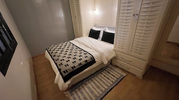 2 slaapkamers, een strijkplank/strijkijzer, wifi, beddengoed