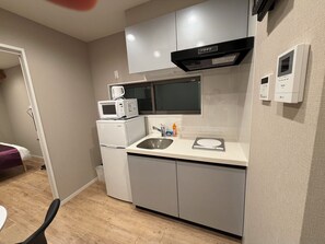 Fridge, microwave, stovetop, electric kettle - Star Minami-Senju 101 (Taitō‑ku)