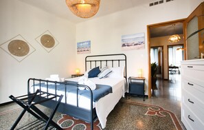 3 chambres, fer et planche à repasser, lit parapluie, Wi-Fi gratuit