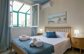 3 bedrooms, iron/ironing board, travel cot, free WiFi