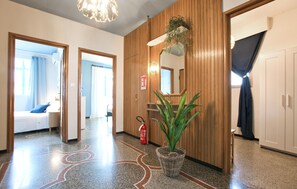 3 chambres, fer et planche à repasser, lit parapluie, Wi-Fi gratuit