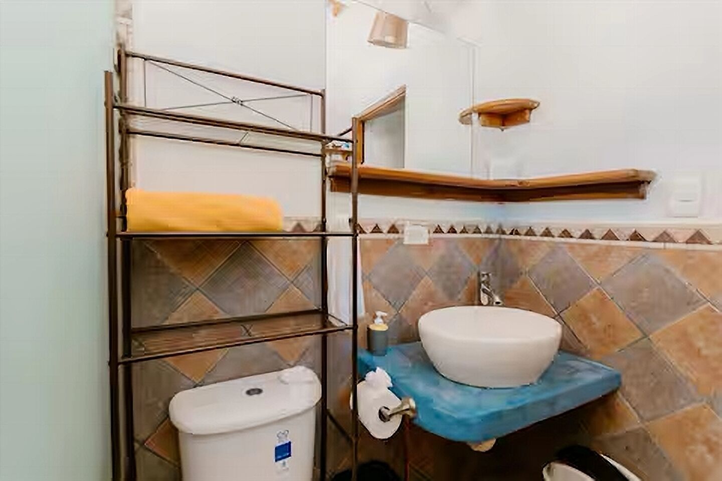 Dusche, Handtücher, Seife, Toilettenpapier