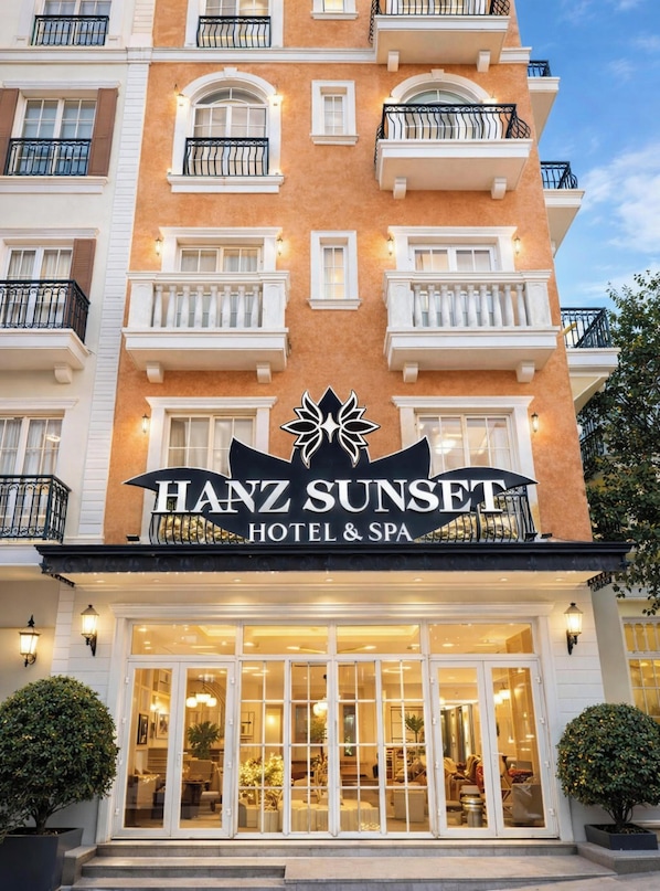 Front of property - HANZ Sunset Town (Phu Quoc)