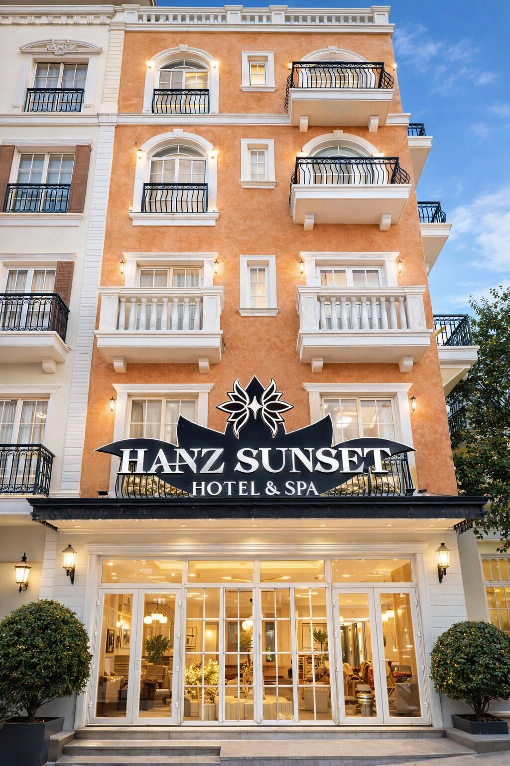 تفاصيل الفندق من الخارج