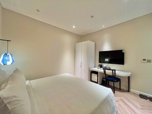 Basic-Doppelzimmer | Schreibtisch, laptopgeeigneter Arbeitsplatz, kostenloses WLAN