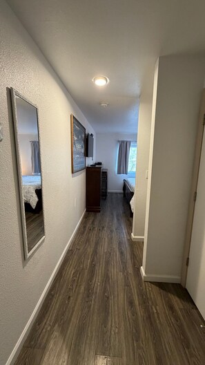 Room - Unit 12 - Cozy 1-bedroom hotel in pleasant Challenge-Brownsville with AC (Challenge-Brownsville)
