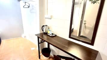 Queen Room No window | Free WiFi