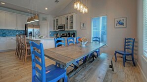 Interior - Mustang Royale by Avantstay Port A Beachside Oasis Pond Views + Pool + Boardwalk Access (Port Aransas)