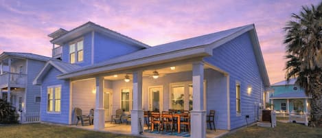 House (4 Bedrooms) | Exterior