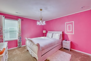 4 Schlafzimmer, Bügeleisen/Bügelbrett, Internetzugang, Bettwäsche
