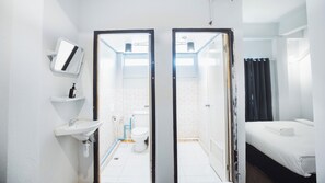 Dobbeltrom | Bad | Dusj, bidé, håndklær og såpe