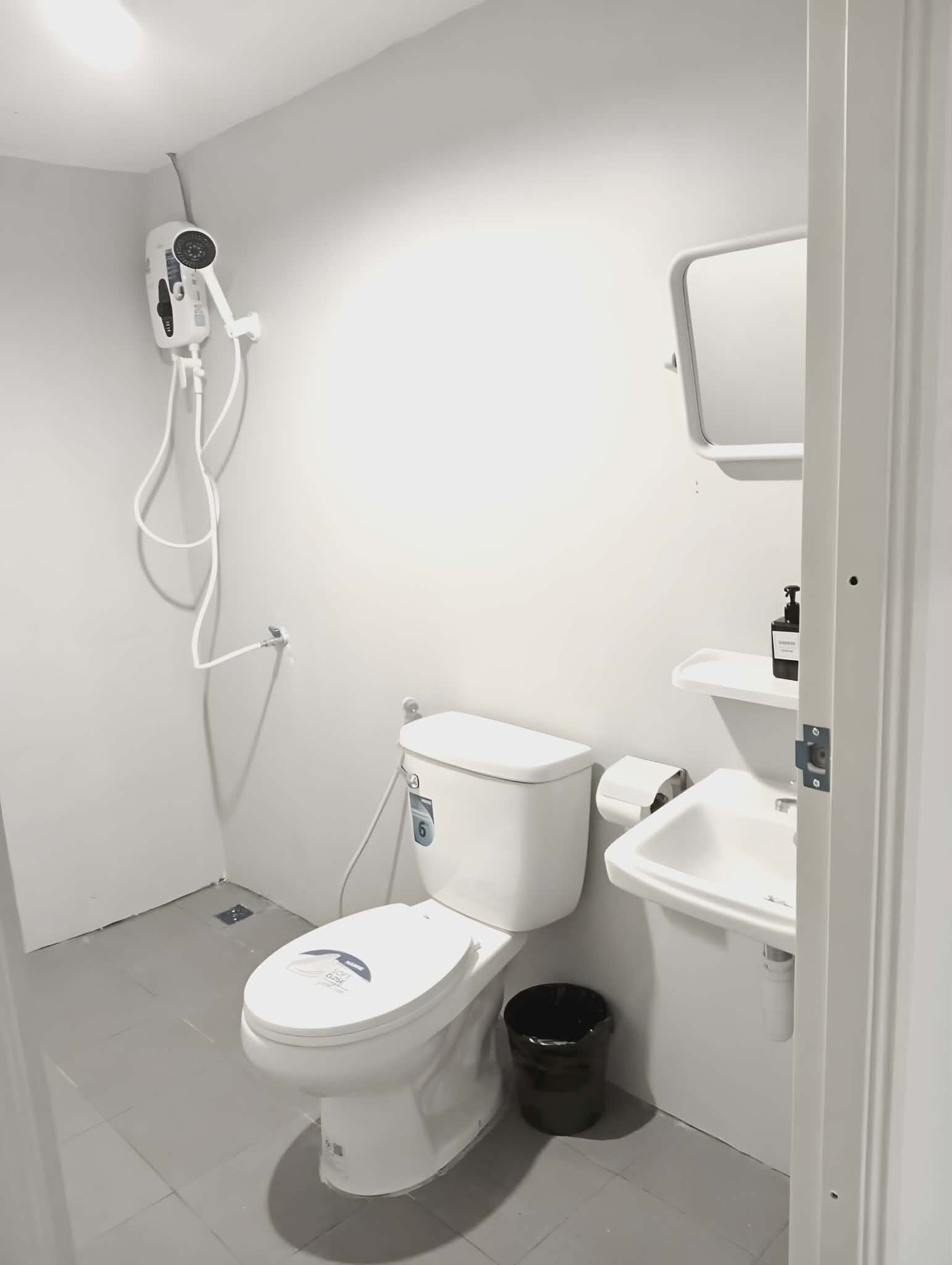 Double Room | Bathroom | Shower, towels, soap, shampoo