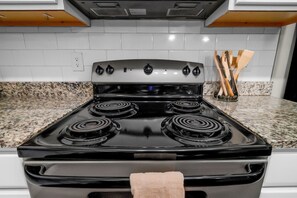 Fridge, microwave, oven, stovetop - Coastal Nook | 2BR/2BA | Relaxed Charlotte Living (Charlotte)