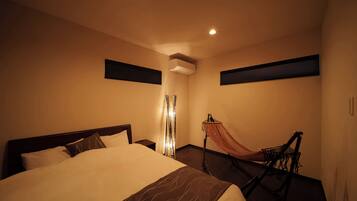 Blackout curtains, free WiFi, bed sheets