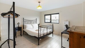 1 bedroom, desk, iron/ironing board, internet - GuestReady – Directly Opposite Tube Station in N7! (London)
