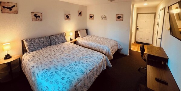 Room - Unit 17 - Cozy 1-bedroom hotel in terrific Challenge-Brownsville with AC (Challenge-Brownsville)