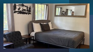 1 bedroom, desk, free WiFi, bed sheets - Wedding and Party Venue (Challenge-Brownsville)