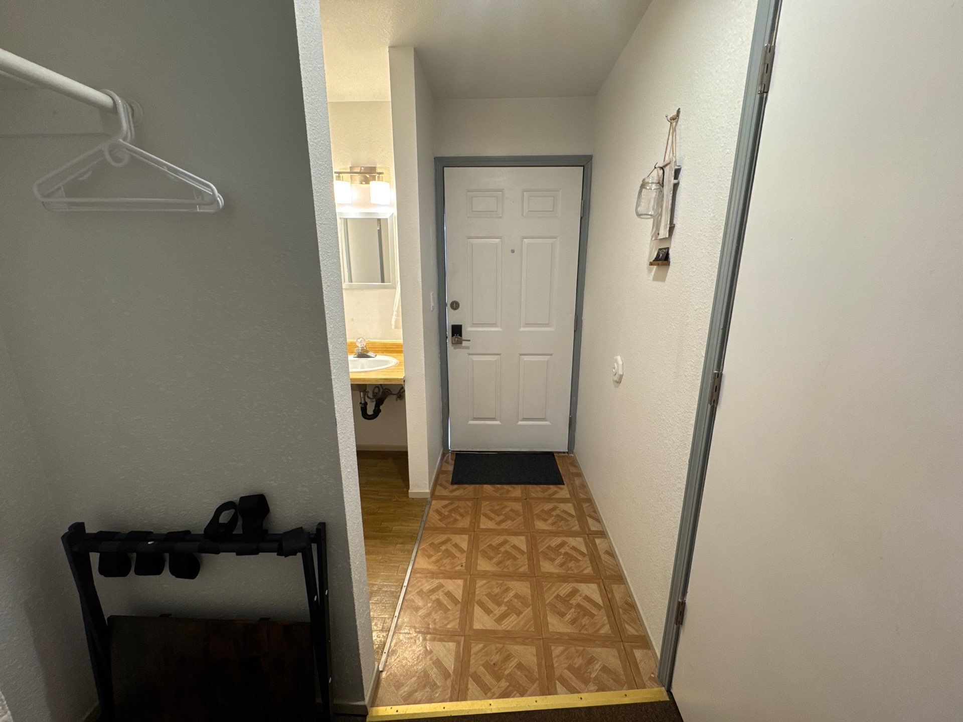 Toallas, jabón, papel de baño 