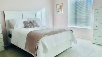 4 chambres, lit de bébé portatif, accès au Wi-Fi (inclus)