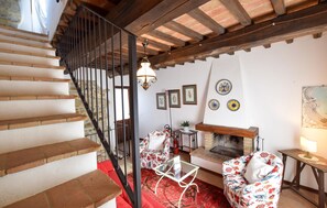 Smart TV, fireplace - Gorgeous apartment in Frazione Canonica,Todi (Frazione Canonica,Todi)