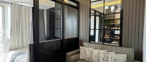 1 habitación, tabla de planchar con plancha, wifi y ropa de cama