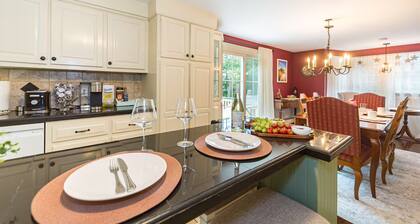Peaceful 4- Bedroom house, Perfect for families. Close to main beaches