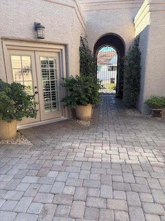 Exterior detail. Charming Detached Casita With Kitchenette & Private Entrance in Chandler