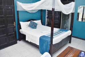 Standard Single Room | In-room safe, desk, laptop workspace, iron/ironing board - Swahili Social House (Mombasa)