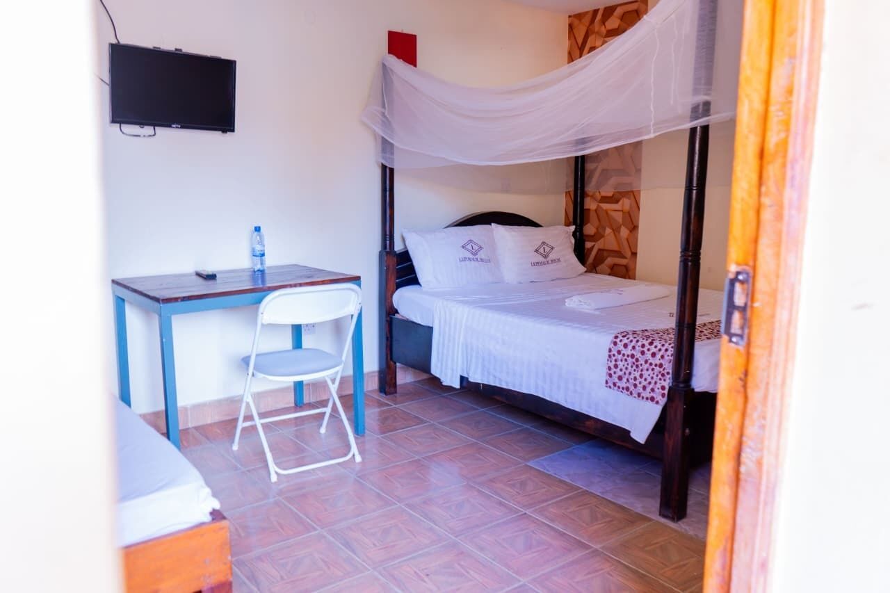 ห้องคลาสสิก | ตู้นิรภัยในห้องพัก, โต๊ะทำงาน, พื้นที่ทำงานแบบใช้แล็ปท็อป