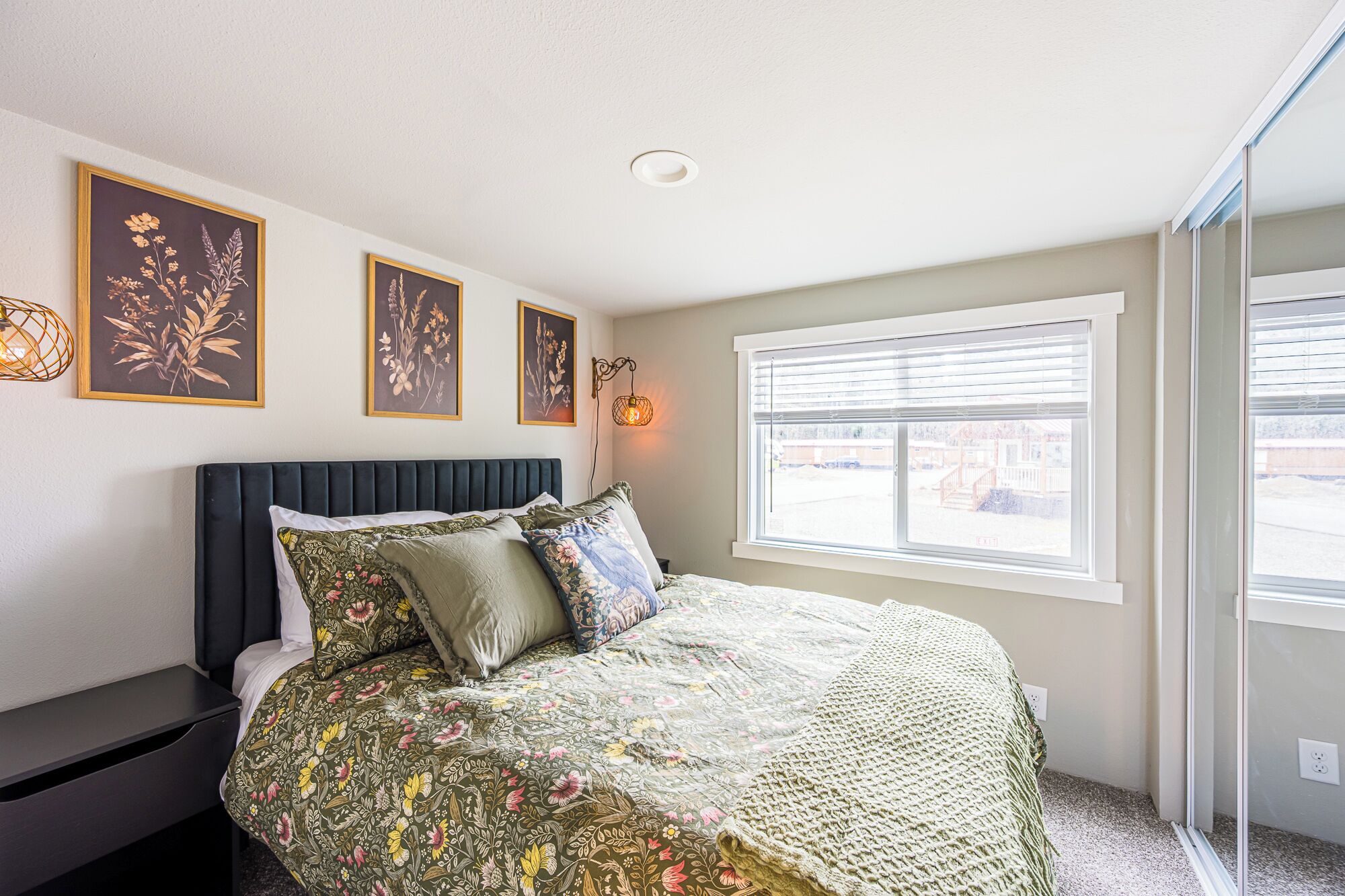 2 bedrooms, iron/ironing board, travel crib, free WiFi