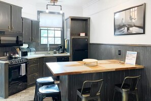 Fridge, microwave, oven, stovetop - Historic Victorian District Retreat Sleeps 9! (Savannah)