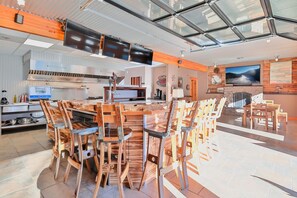 Dining - Living Waters Lodge | A Family-Friendly Lakefront Olympic Peninsula Retreat (Port Angeles)