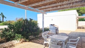 Outdoor dining - Villa Celeste 1 with parking space inside (Racale)