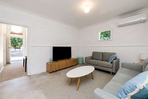 TV - Quartz Cottage Bendigo (Golden Square)