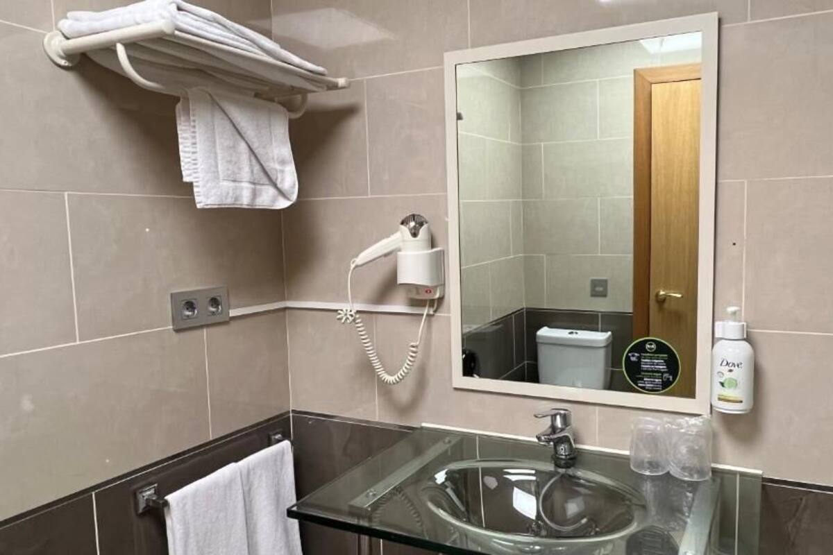 Twin Room | Bilik Mandi | Pengering rambut, tuala disediakan, sabun, syampu