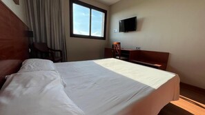 Double Room | In-room safe, blackout drapes, free WiFi - B&b Hotel Tarragona Reus  (Reus)