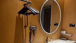 Ảnh chưa phân loại, 4 trong số 37 ảnh, nút