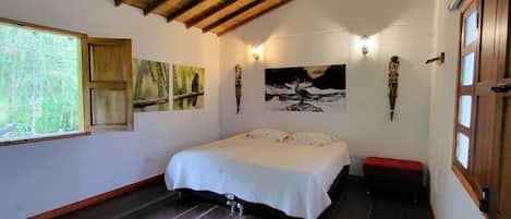 Chambre Confort, vue sur le jardin | Literie de qualité, décor unique, ameublement unique