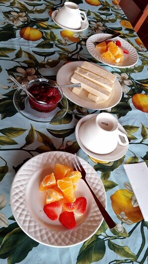 Gratis kontinental frukost varje dag 