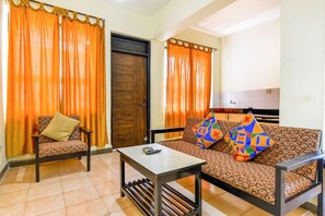 Room - Fabexpress Alor Holiday Resort (Calangute)