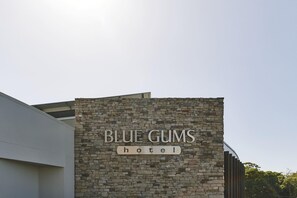 Exterior detail - Blue Gums Hotel (Adelaide)