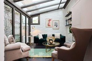 Lobby - The Notting Hill Gate Crib Relaxing 2bdr House (London)