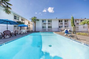 Sports facility - Studio 6 Seattle, Wa Sea-tac Airp (SeaTac)