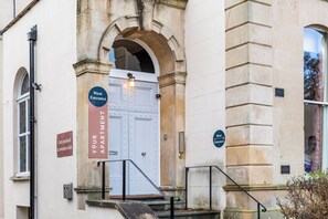 Lobby - Clifton House - Your Apartment (Bristol)